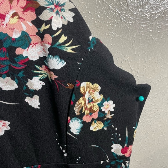 Shein scalloped multicolored flower dress - Picture 3 of 3